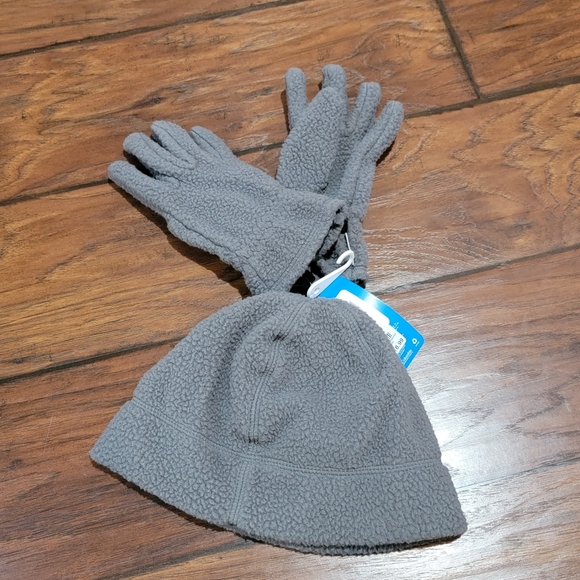 Columbia hat and gloves set - Picture 6 of 6